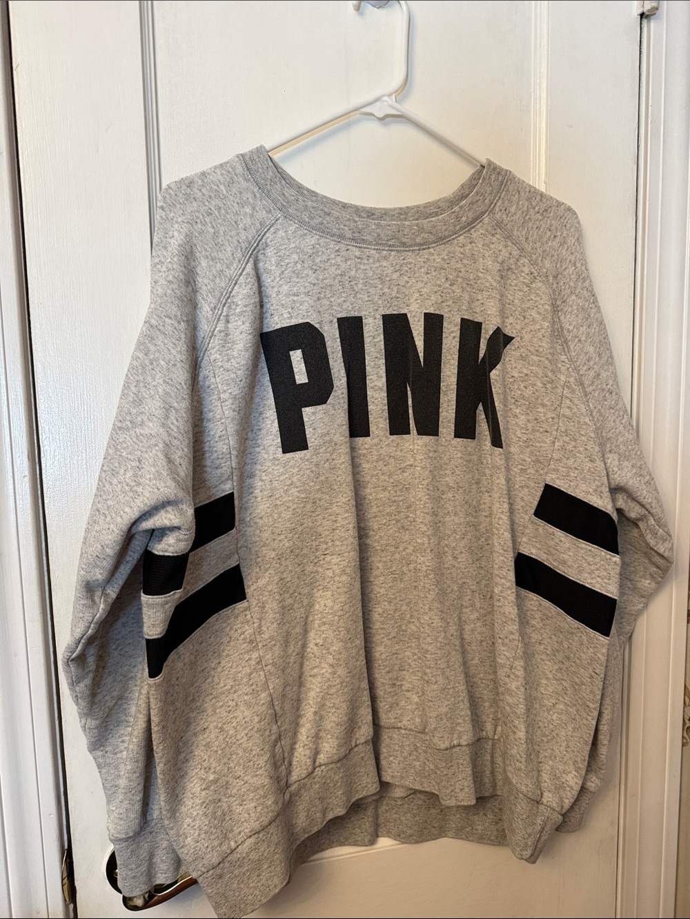 🖤 VS PINK Gray Crewneck Sweatshirt with Black Logo Sz L